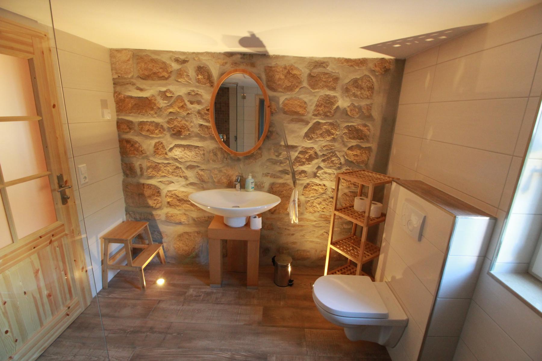 Badezimmer im Erdgeschoss